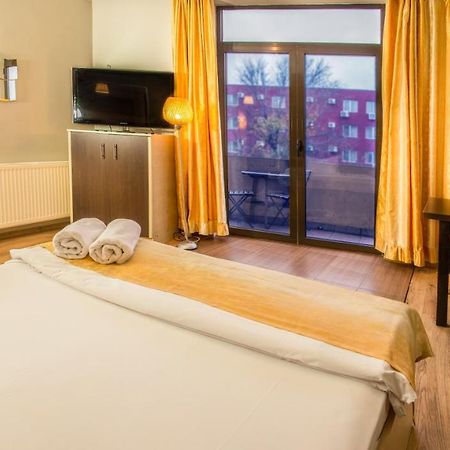 בוקרשט Hotel Eos מראה חיצוני תמונה
